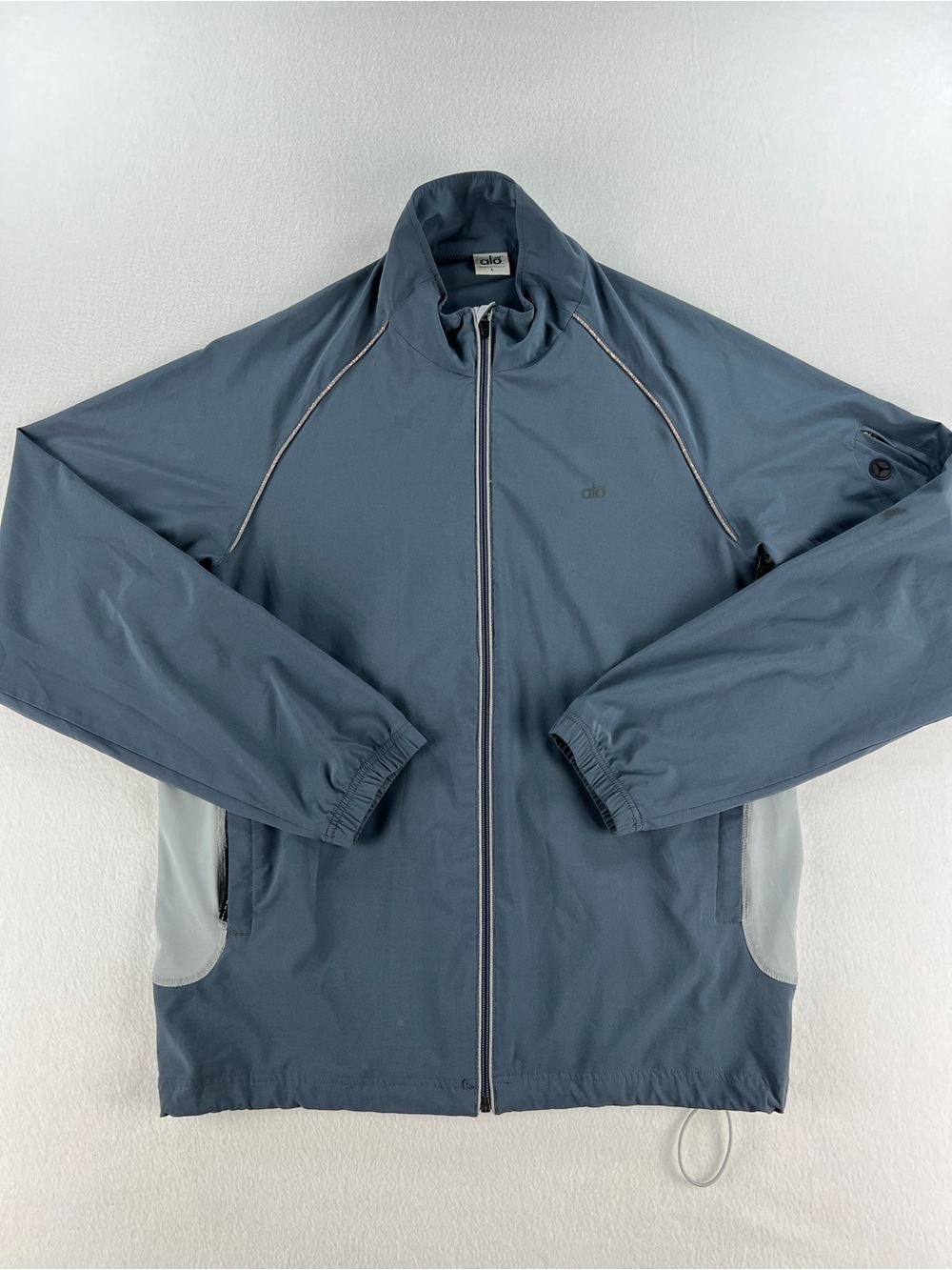ALO Yoga Slate Blue Lightweight Full-Zip Jacket with Light Gray Accents